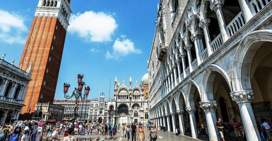 Venice, Murano, and Burano Excursion from Jesolo - Venice with only 90 minutes to spare