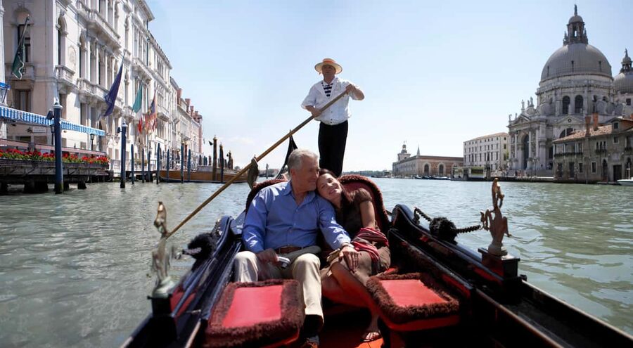 Venice: Off the Beaten Path Private Gondola Ride - Why Venice feels more revealing from a gondola