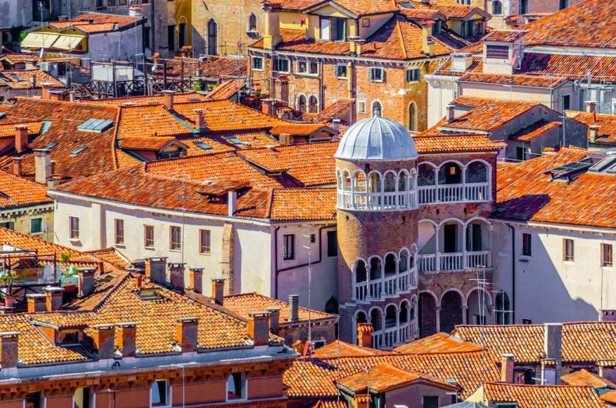 Venice: Palazzo Contarini del Bovolo Entrance Ticket - The view from the top arcade