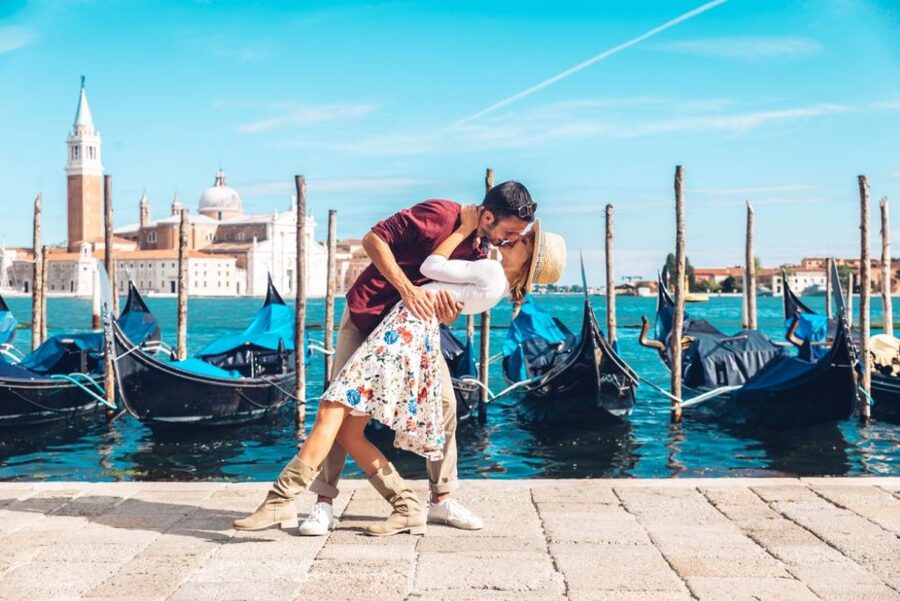 Venice: Photoshoot at Piazza San Marco and the Canals - Meeting at Caffè Florian