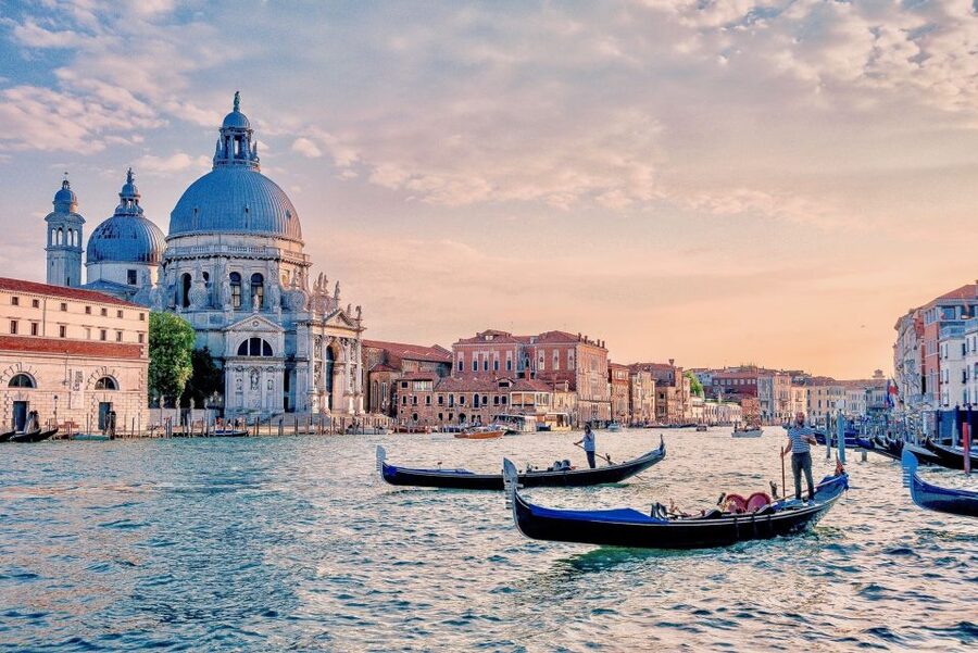 Venice: Private Gondola Ride - Starting Beside Santa Maria del Giglio