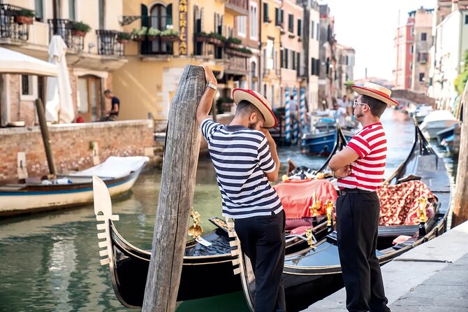 Venice Private Gondola Ride: Explore Hidden Canals and Sights - Meeting near Piazzale Roma and planning your time