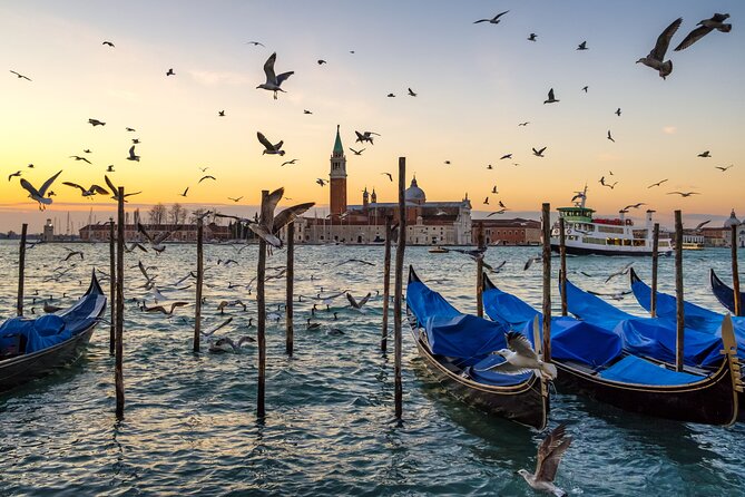 Venice Private Gondola Ride: Explore Hidden Canals and Sights - The one-hour route: San Polo and the Grand Canal