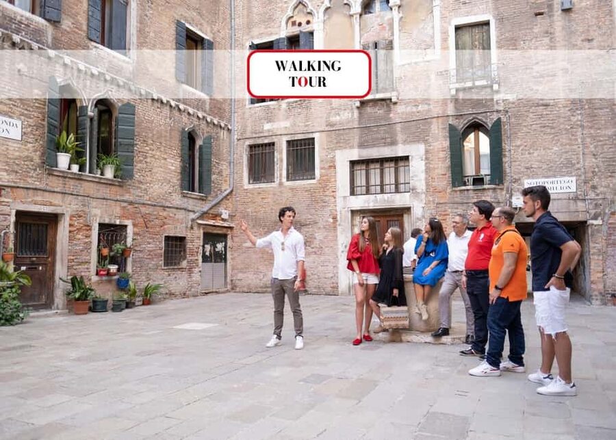 Venice: Rialto Bridge & Offbeat Unusual Venice Walking Tour - Casanova stories with a sense of place