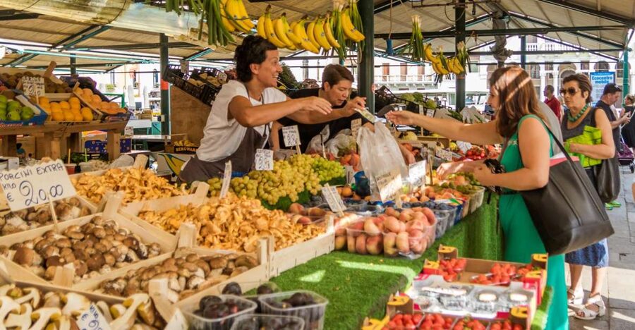 Venice: Rialto Market Food and Wine Lunchtime Tour - Marco Polo, Casanova, and the stories between stops