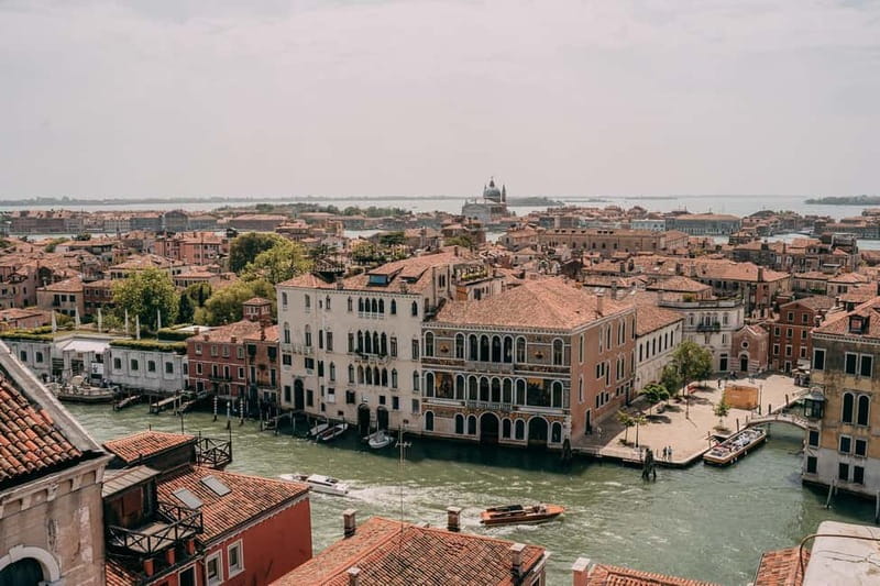 Venice: Rooftop Terraces Tour with Prosecco - Second Terrace: A Different Angle on the City