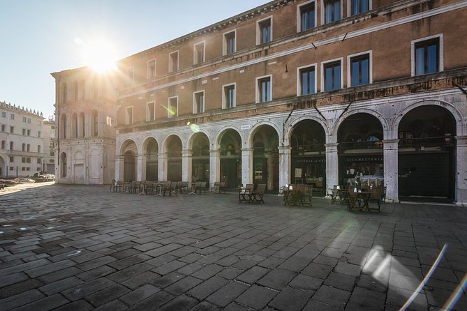 Venice: San Marco to Rialto Walking Tour & Spritz Like a Local - Rialto Bridge and the final stretch