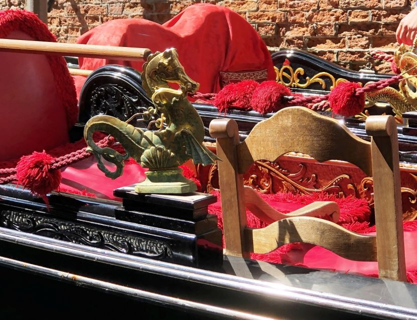 Venice: Shared Gondola Ride - The quiet mood, with a few possible interruptions