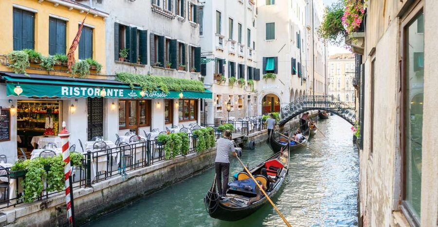 Venice: Shared Gondola Ride through the Lagoon City - What the $48 price really buys you