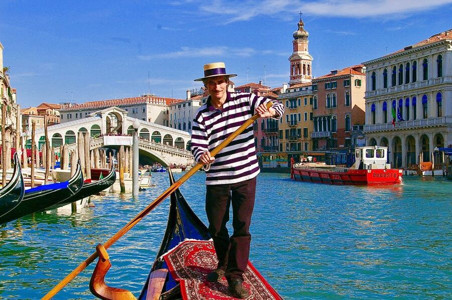 Venice: Shared Gondola Ride through the Lagoon City - Punta della Dogana and the end of the ride