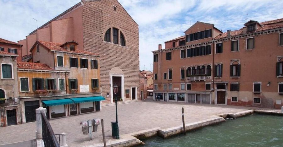Venice: Sightseeing Tour with a Local expert - Campo San Rocco and the story behind the monuments