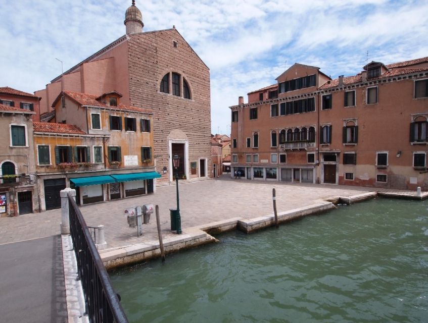 Venice: Sightseeing Tour with a Local expert - Frari Basilica and Titian’s final resting place