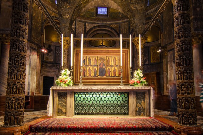 Venice: St Mark's Basilica After-Hours Tour with Optional Doge's Palace - The guide makes or breaks the evening