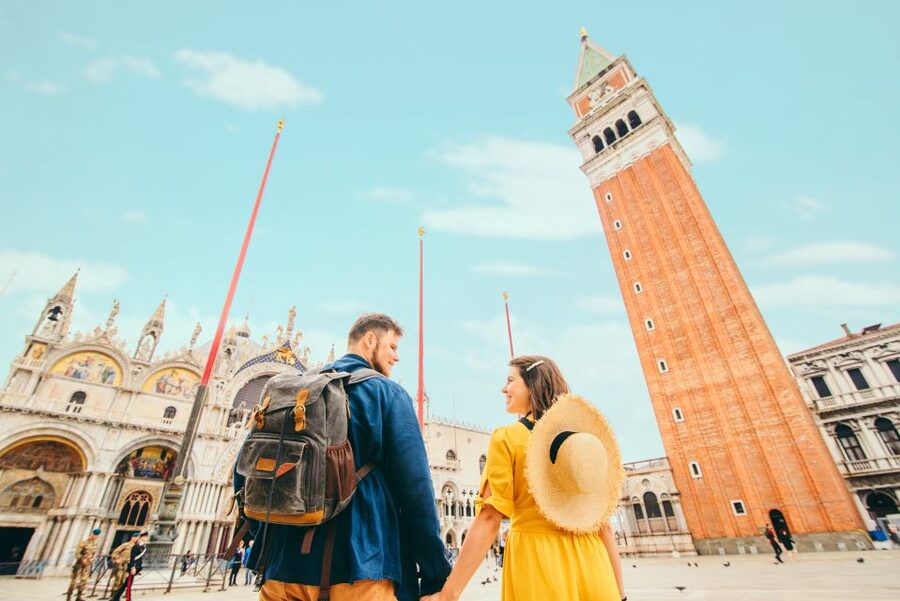 Venice: St. Mark's Basilica and Gondola Morning Tour - St. Mark’s Square, explained in 20 minutes