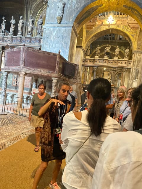 Venice: St. Mark's Basilica & Doge's Palace Tour with Ticket - St. Mark’s Square: a short history lesson outdoors
