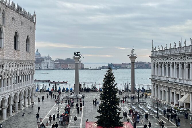 Venice: St.Mark's Basilica & Doge's Palace Tour with Tickets - St. Mark’s Basilica and its golden mosaics
