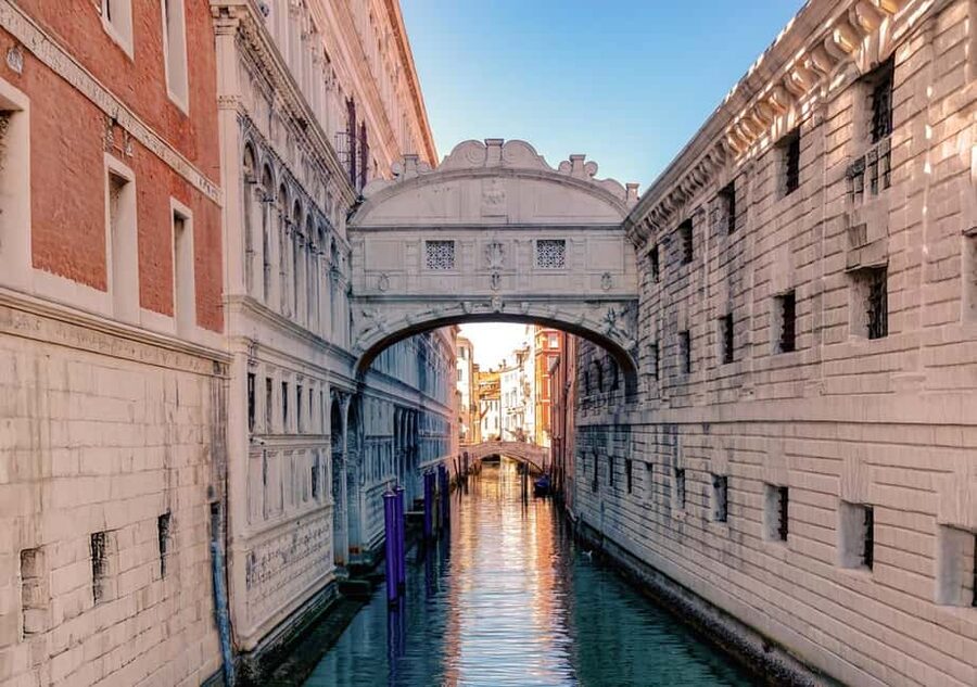 Venice: St Mark's, Doge's Palace, Murano & Burano Day Tour - Lunch is a real time limit, not a long restaurant stop