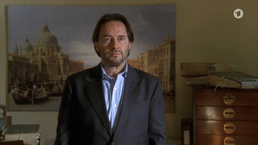 Venice: The Footsteps of Commissario Brunetti Walking Tour - What the two-hour format feels like