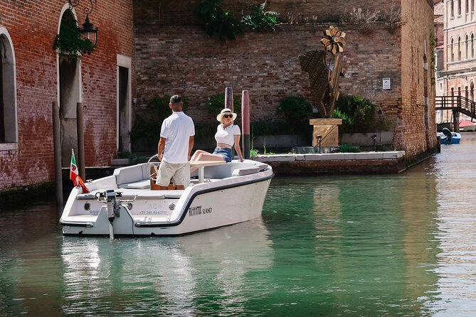 Venice: The Hidden Canals on an Electric Boat - Who will get the most from this cruise