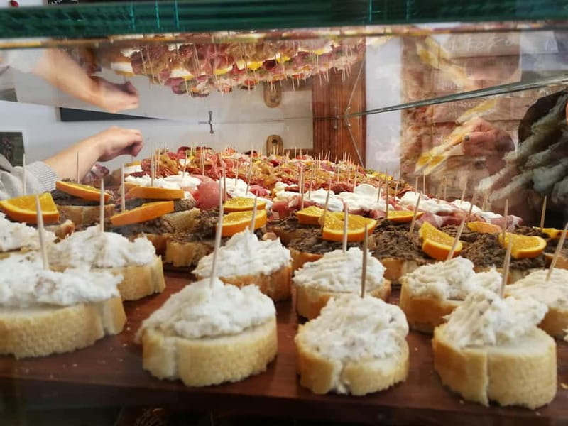 Venice: The Ultimate Food Tour with Wine & Spritz - The final stop: espresso and artisan chocolate