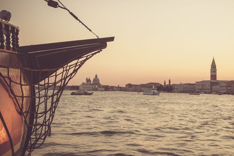 Venice: Venetian Lagoon Tour and Galleon Dinner - Meeting the galleon near the Museo Navale