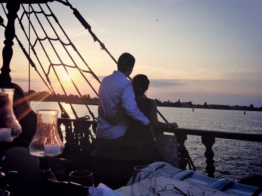 Venice: Venetian Lagoon Tour and Galleon Dinner - Dinner by candlelight, with plenty on the table