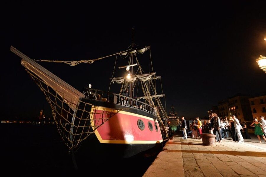 Venice: Venetian Lagoon Tour and Galleon Dinner - The return to San Marco is the grand finish