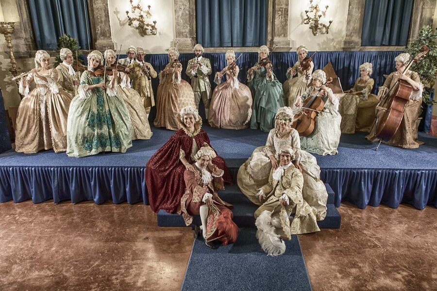 Venice: Vivaldi’s Four Seasons Live Classical Music Concert - The visual side: costumes, soprano, and piano