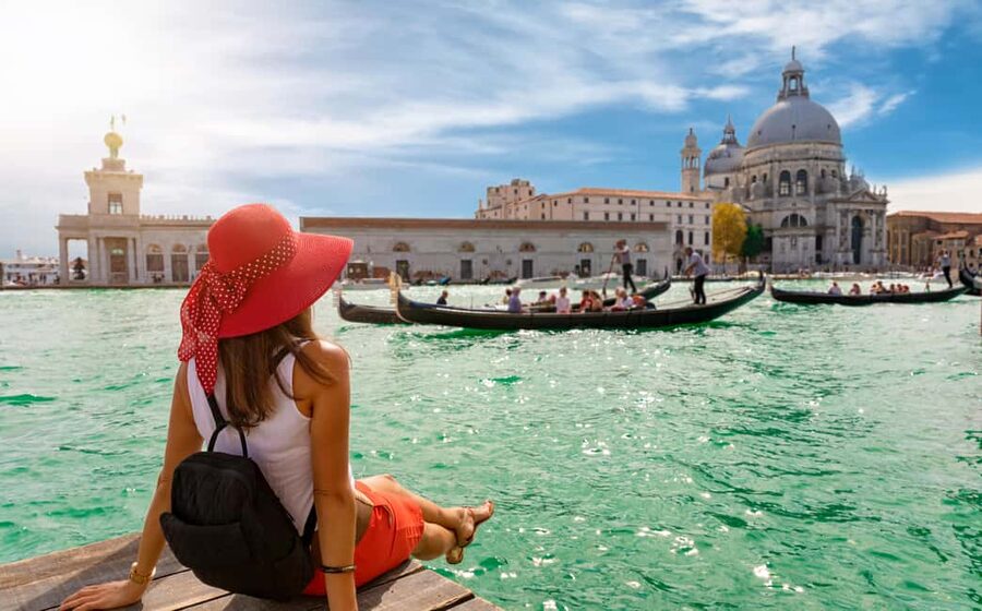 Venice: Walking Tour and Shared Gondola Ride - The walking route through quieter streets