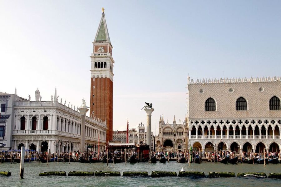 Venice: Walking tour, Doge Palace, & St. Mark's Basilica - Guide quality and group experience