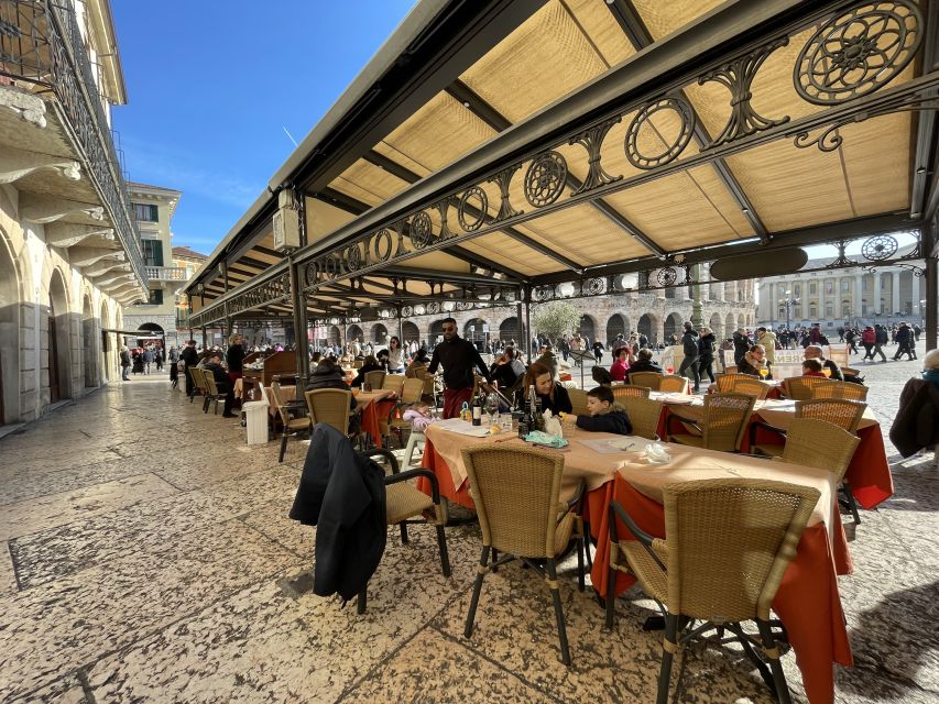 Verona: City Walking Tour with Cable Car & Wine Aperitif - Which guide style should you expect?