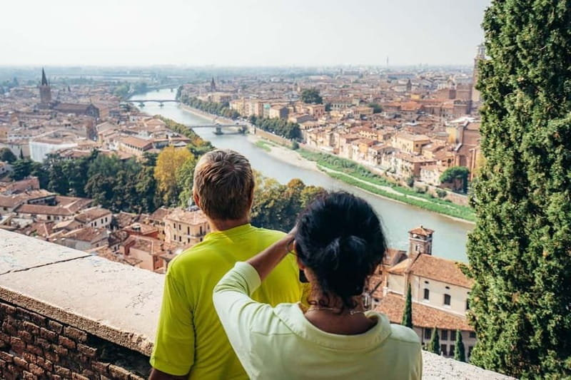 Verona: Classic and Hidden Gems Bike Tour - A cappuccino pause that improves the pace