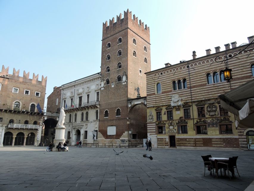 Verona Full-Day Tour from Lake Garda - Castelvecchio, the Scaliger tombs, and Ponte Pietra
