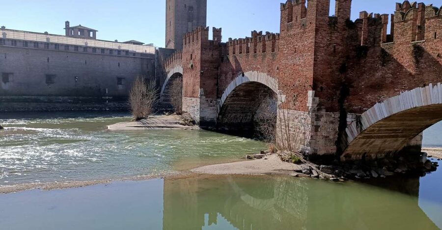 Verona: History and Hidden Gems Guided Walking Tour - From the old walls to Porta Borsari
