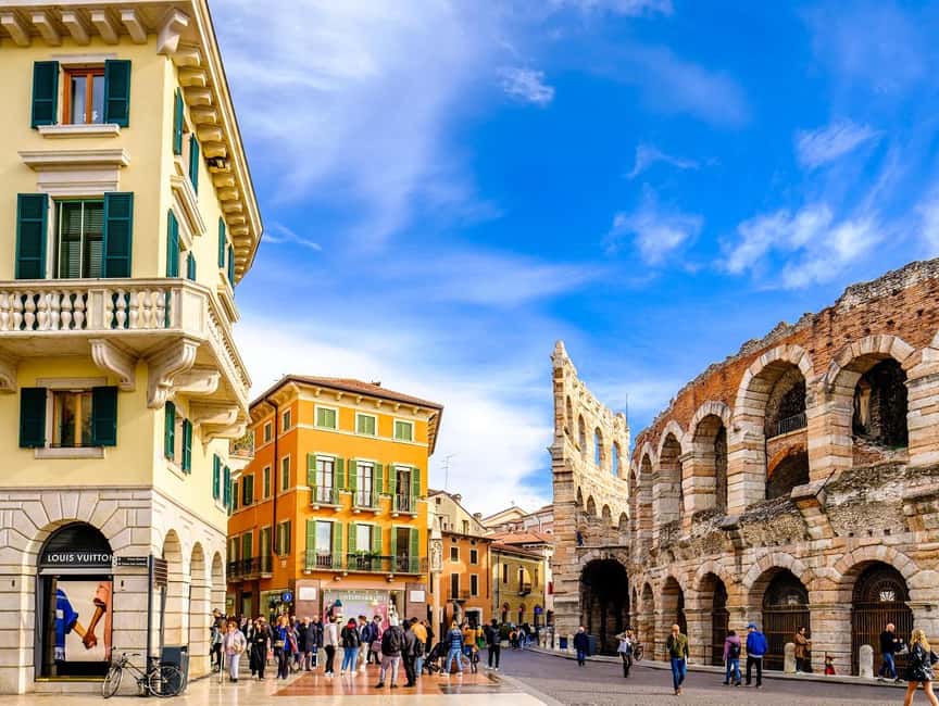 Verona: Small Group Guided Walking Tour with Arena Tickets - Pace, Group Style, and Guide Quality