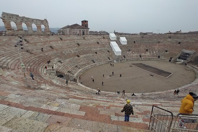 Verona Small Group Walking Tour with Cable Car and Arena Tickets - Piazza dei Signori and the Della Scala tombs