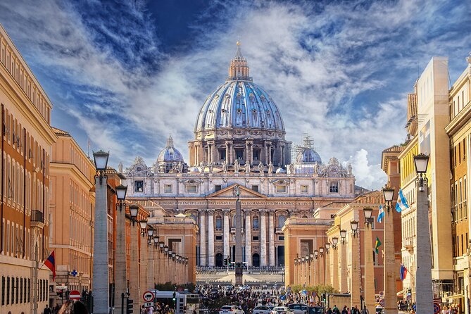 VIP Vatican, Sistine Chapel & St. Peter's Basilica Guided Tour - What the guides add to the experience