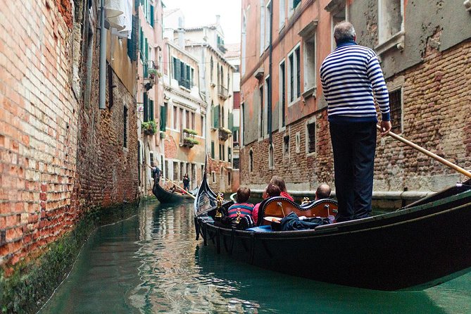Welcome to Venice Group Tour St. Mark's Basilica & Gondola Ride - Rialto Bridge and the fish market
