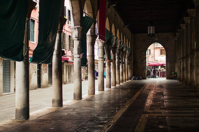 Welcome to Venice Group Tour St. Mark's Basilica & Gondola Ride - St. Mark’s Basilica and the key question to ask